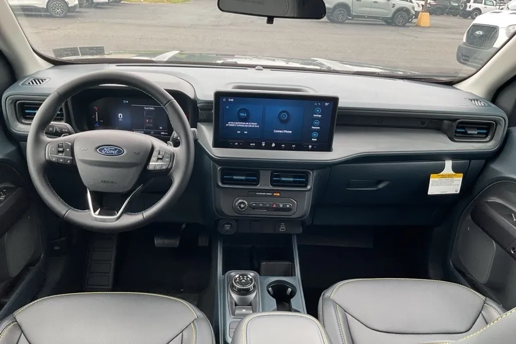 2025 Ford Maverick photo 1