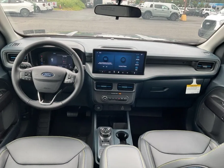 2025 Ford Maverick photo 1