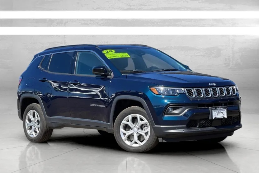 2024 Jeep Compass Latitude photo 1