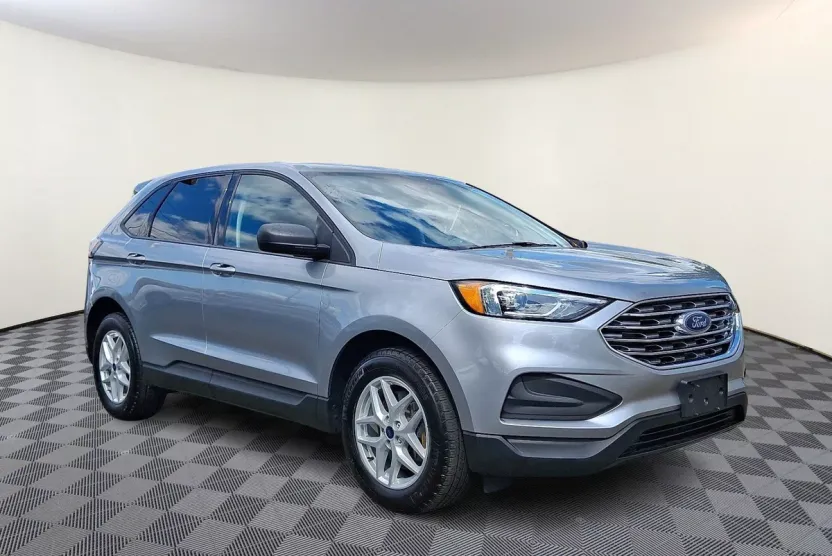 2022 Ford Edge SE photo 1