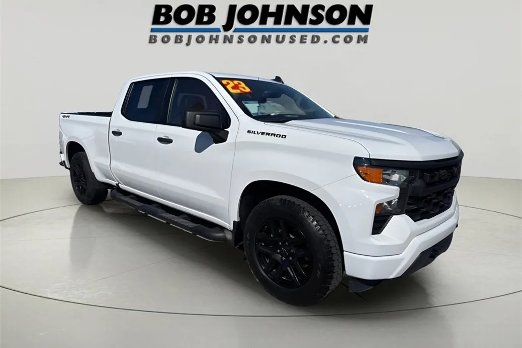 2023 Chevrolet Silverado 1500 Custom photo 1