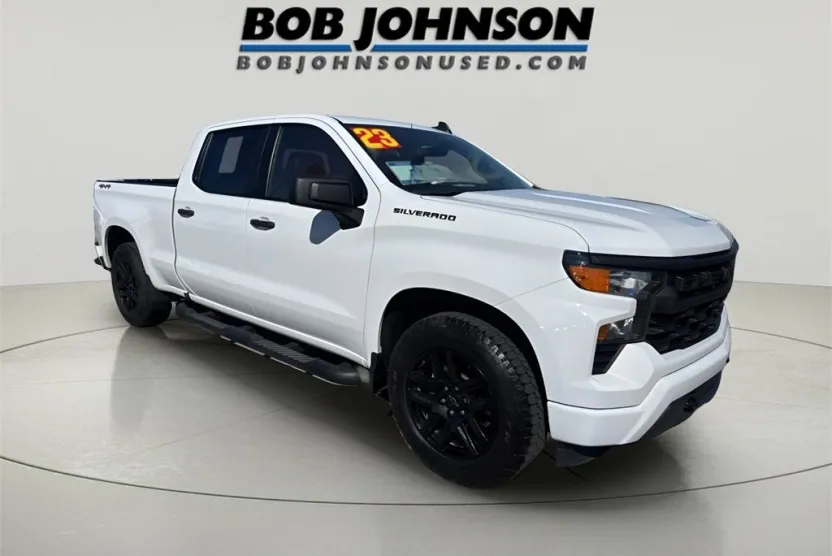 2023 Chevrolet Silverado 1500 Custom photo 1
