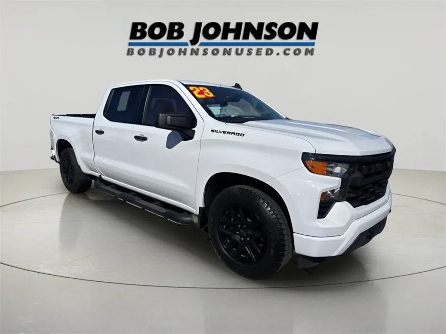 2023 Chevrolet Silverado 1500 Custom photo 1