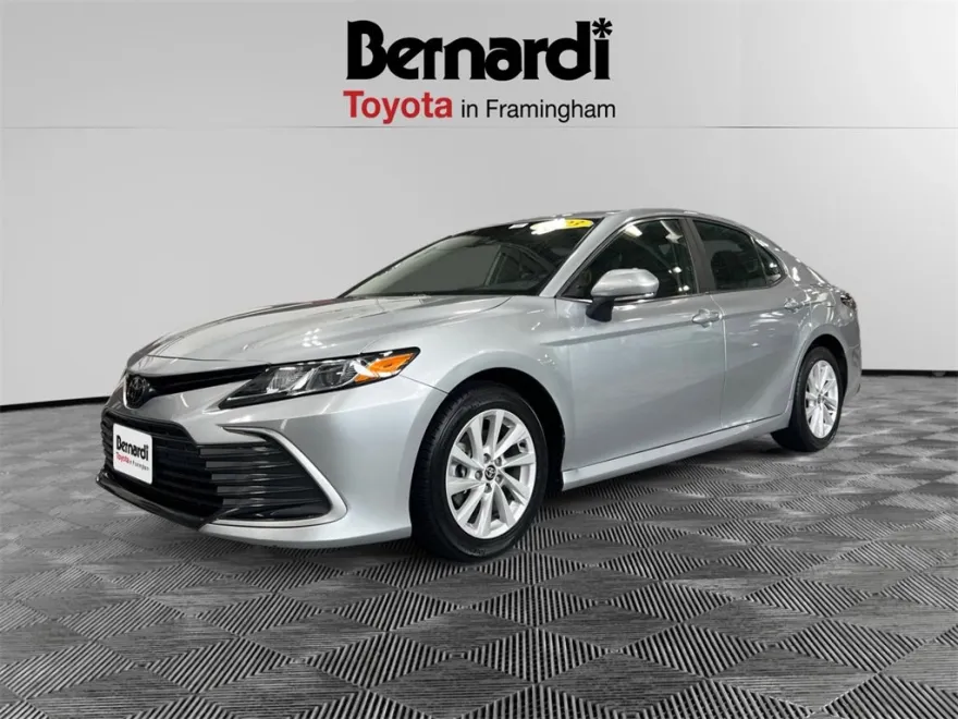 2023 Toyota Camry LE photo 1