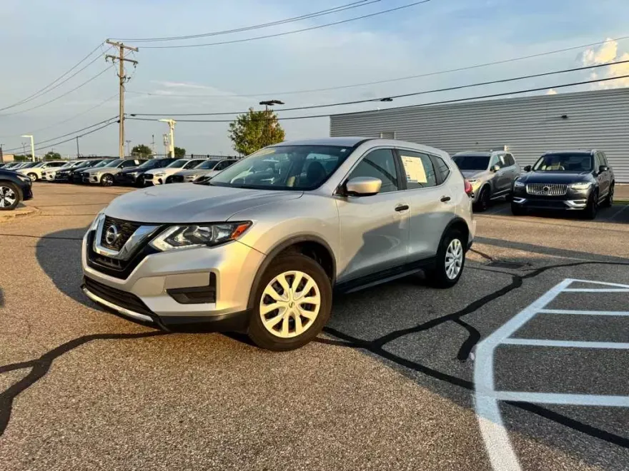 2017 Nissan Rogue S photo 1
