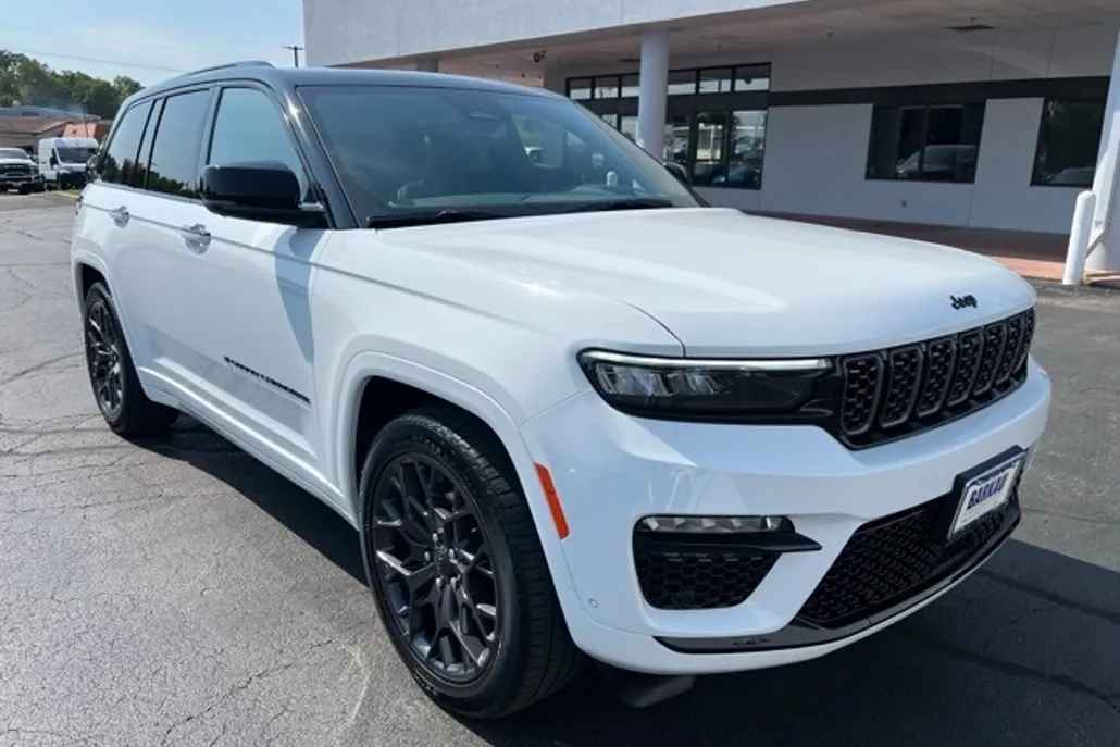2025 Jeep Grand Cherokee Summit photo 1