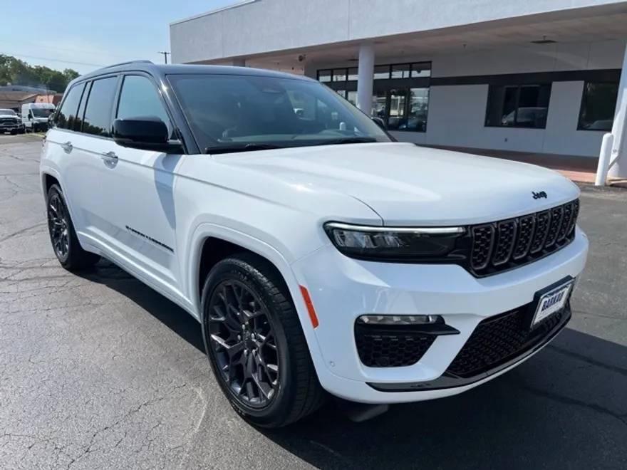 2025 Jeep Grand Cherokee Summit photo 1