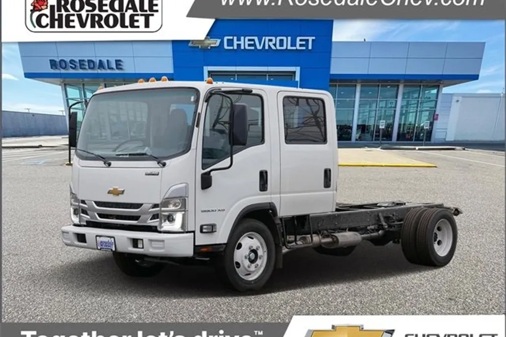 2024 Chevrolet Silverado photo 1