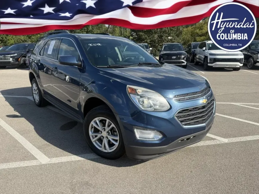 2017 Chevrolet Equinox LT photo 1