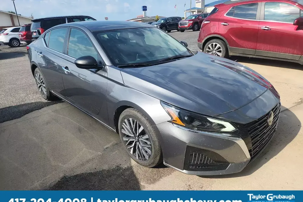 2024 Nissan Altima 2.5 SV photo 1