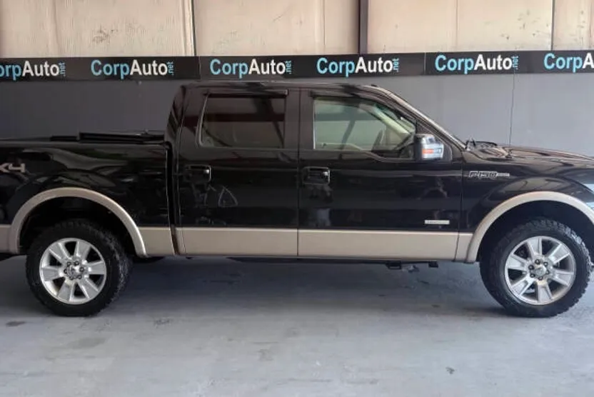 2011 Ford F-150 Lariat photo 1