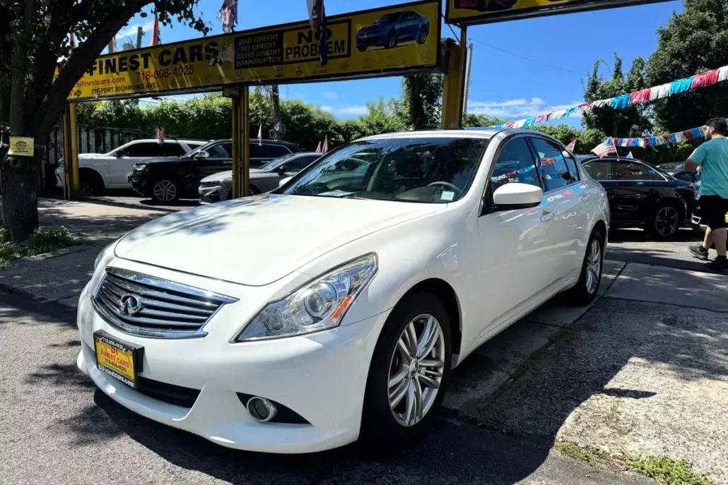 2015 Infiniti Q40 photo 1