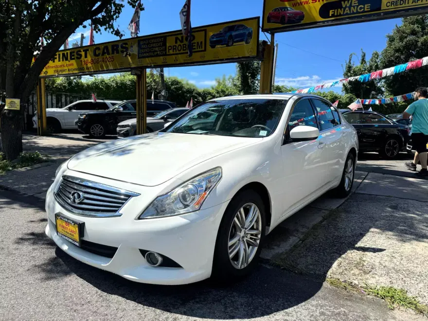2015 Infiniti Q40 photo 1