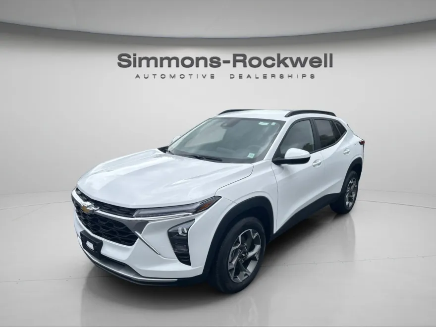 2024 Chevrolet Trax LT photo 1