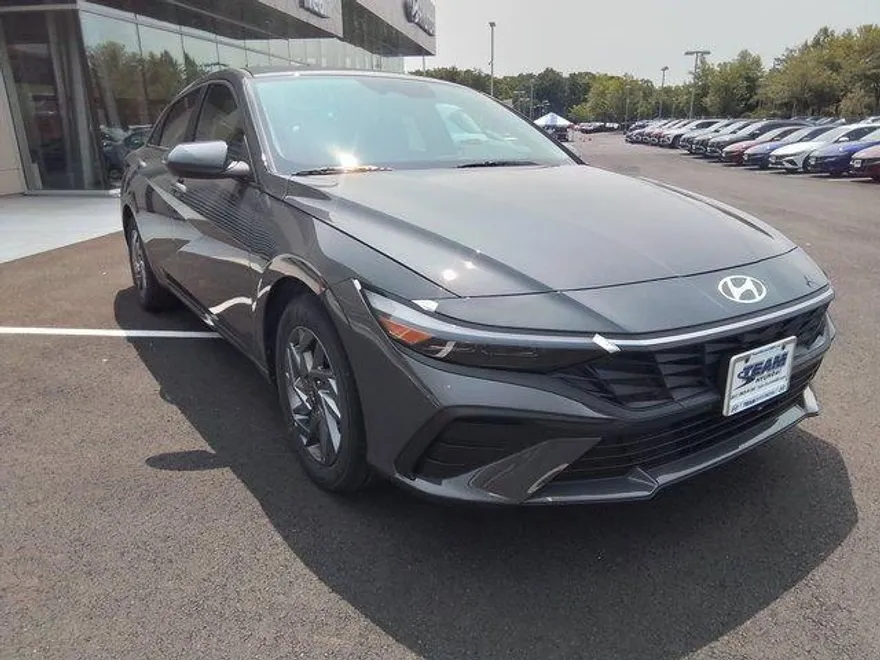 2025 Hyundai Elantra Hybrid Blue photo 1