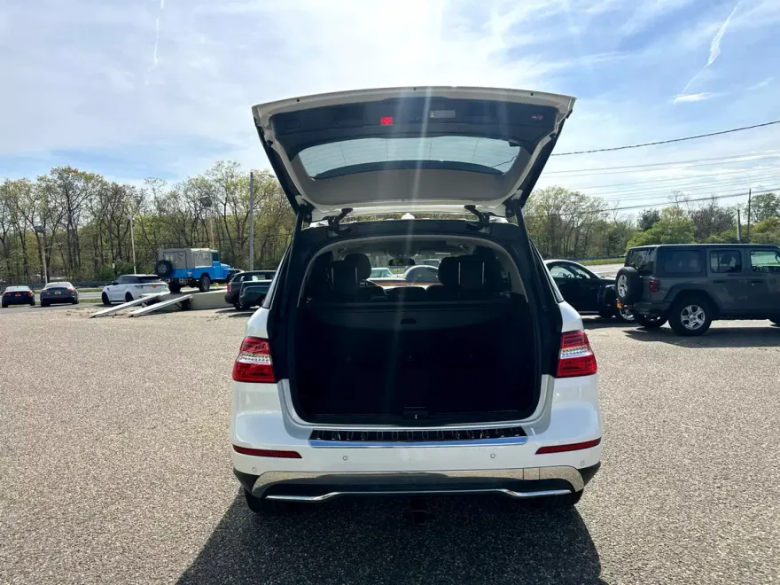 2015 Mercedes Benz ML 4MATIC 350 photo 35