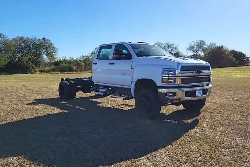 2024 Chevrolet Silverado 4500HD Work Truck photo 1