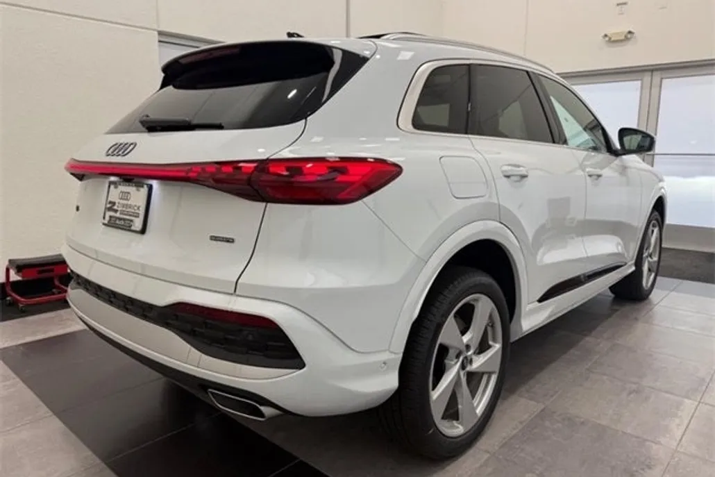 2025 Audi Q5 2.0T Premium Plus photo 1