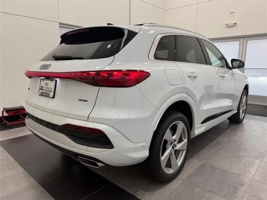 2025 Audi Q5 2.0T Premium Plus photo 1