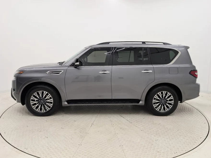 2023 Nissan Armada SL photo 1