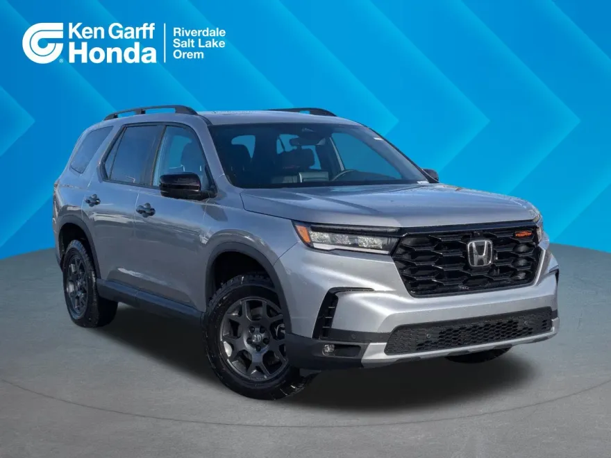 2025 Honda Pilot TrailSport photo 1