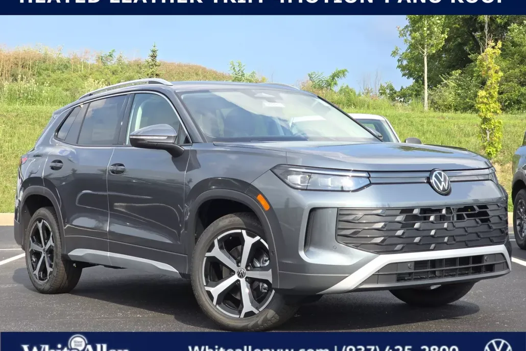 2025 Volkswagen Tiguan SE photo 1