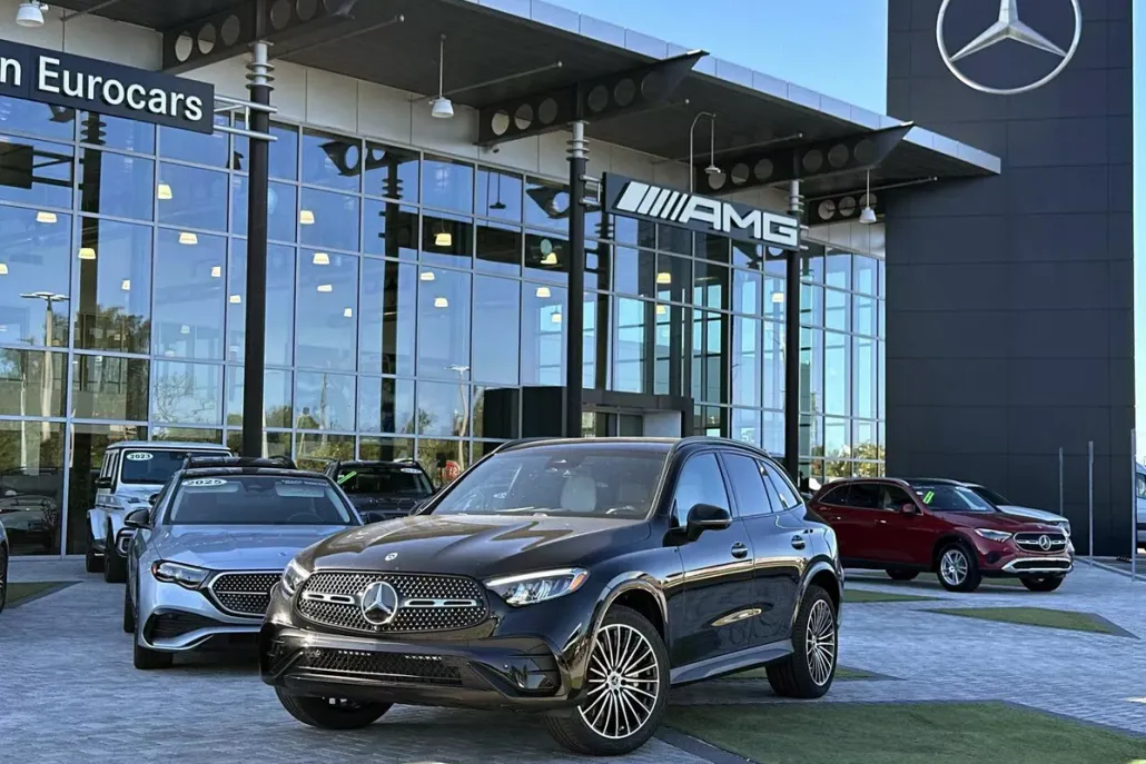 2026 Mercedes Benz GLC 300 photo 1