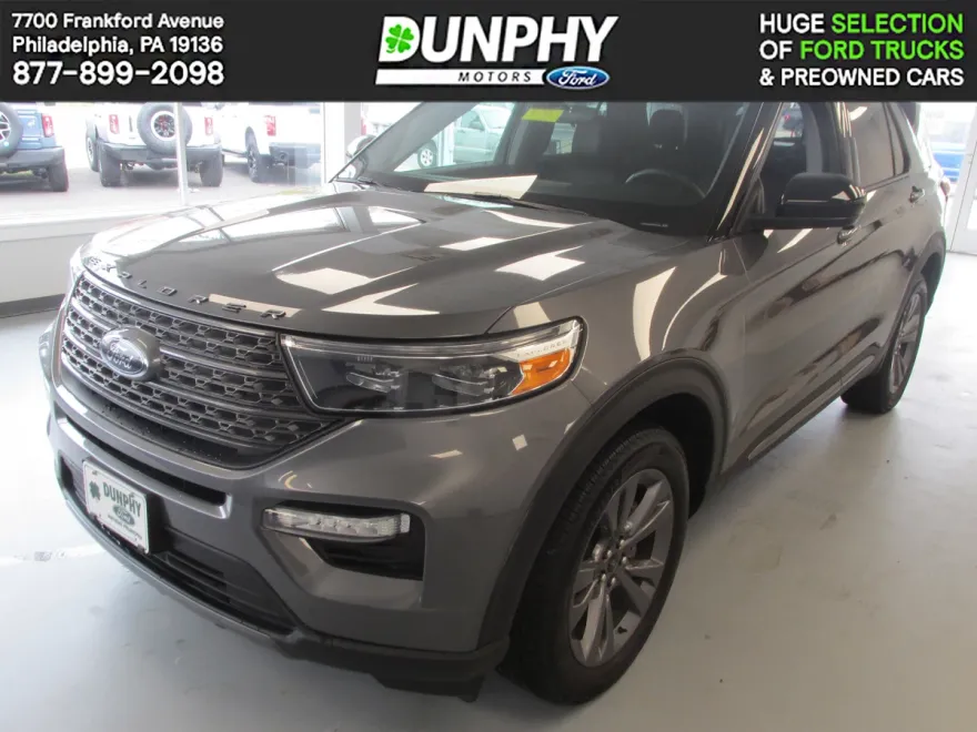 2022 Ford Explorer XLT photo 1