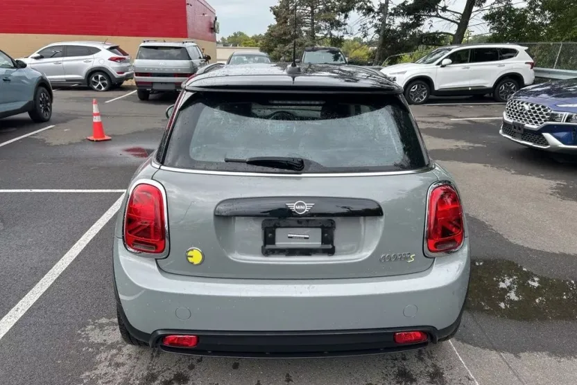 2022 Mini Cooper 2 Door Hardtop SE photo 1