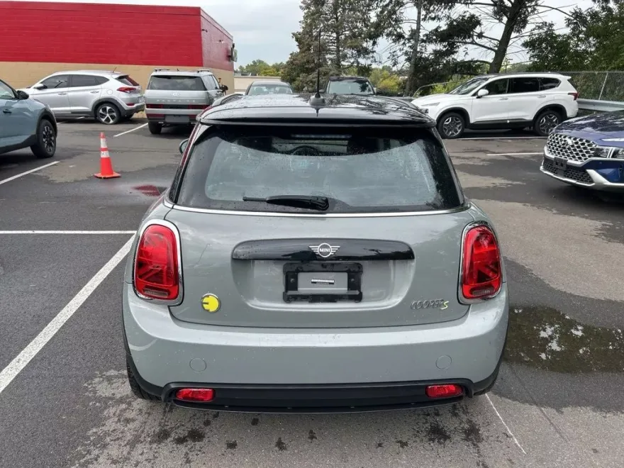 2022 Mini Cooper 2 Door Hardtop SE photo 1