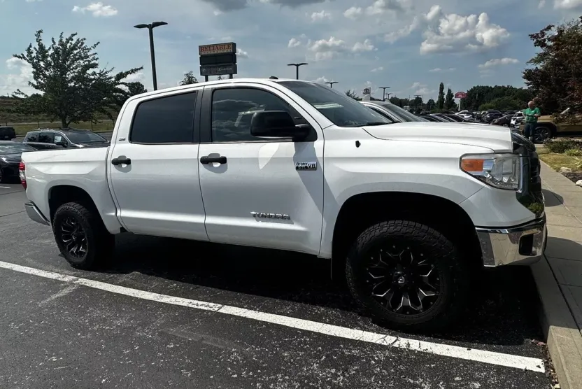 2015 Toyota Tundra SR5 Grade photo 1