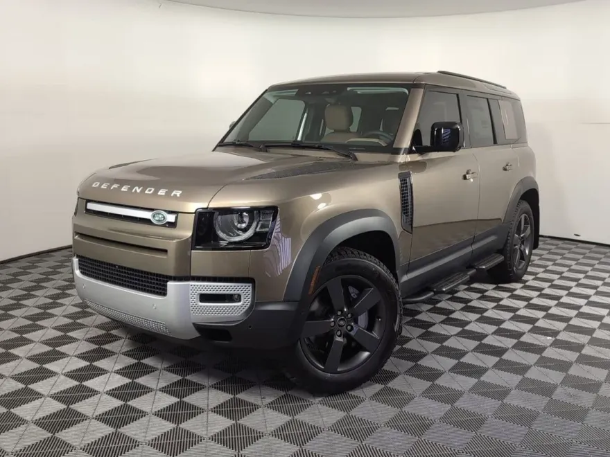 2025 Land Rover Defender 110 S photo 1