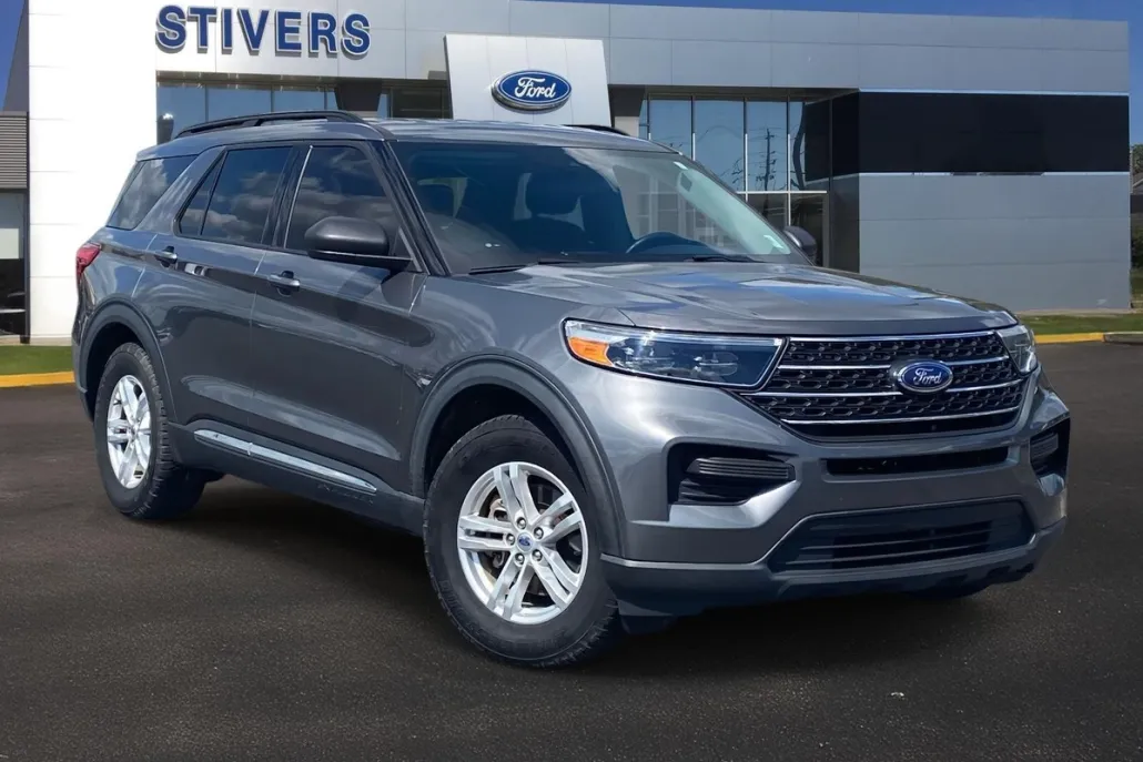 2022 Ford Explorer XLT photo 1