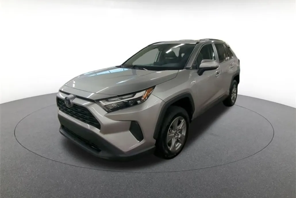 2022 Toyota RAV4 Hybrid XLE photo 1