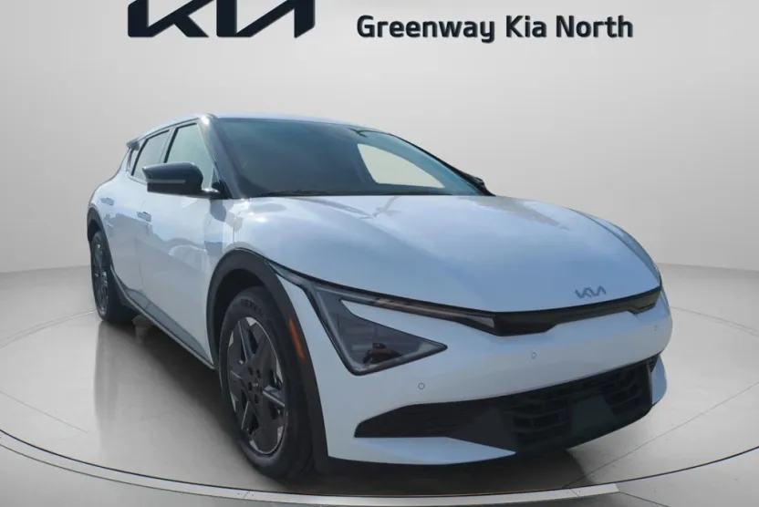 2025 Kia EV6 Light photo 1