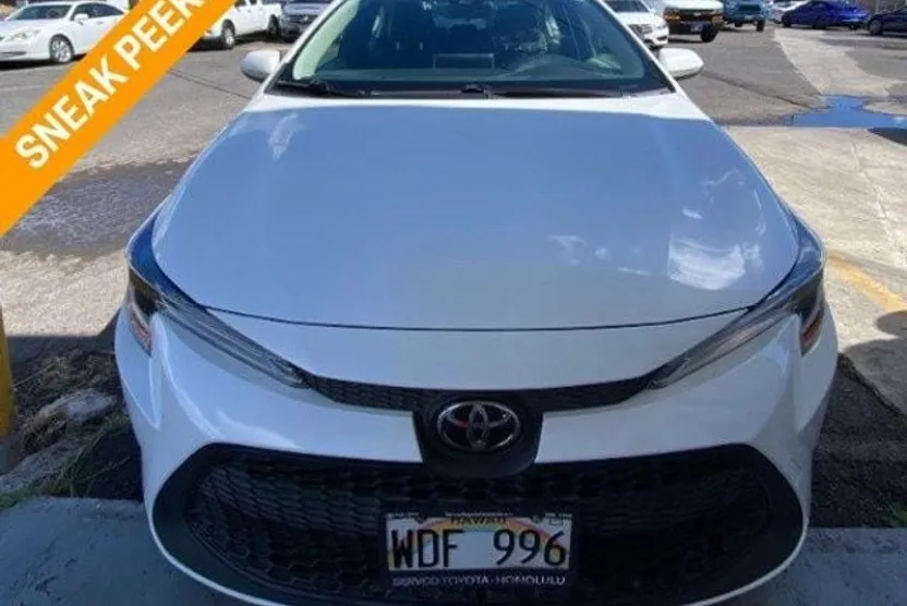 2021 Toyota Corolla LE photo 1