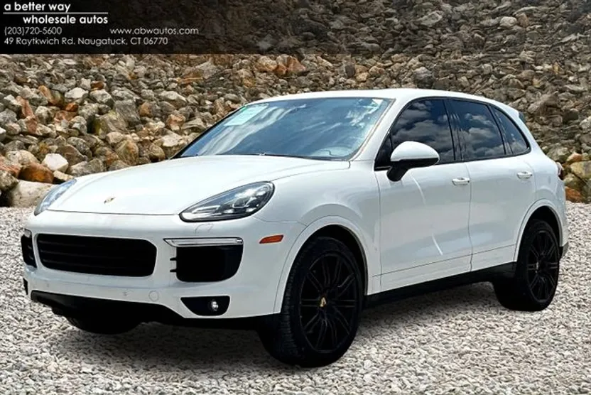2018 Porsche Cayenne Base photo 1