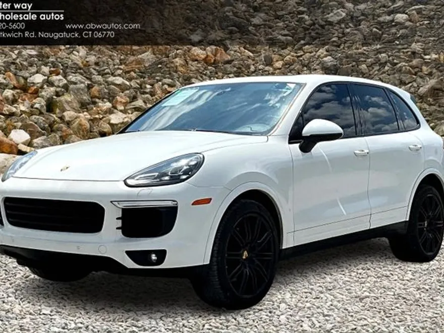 2018 Porsche Cayenne Base photo 1