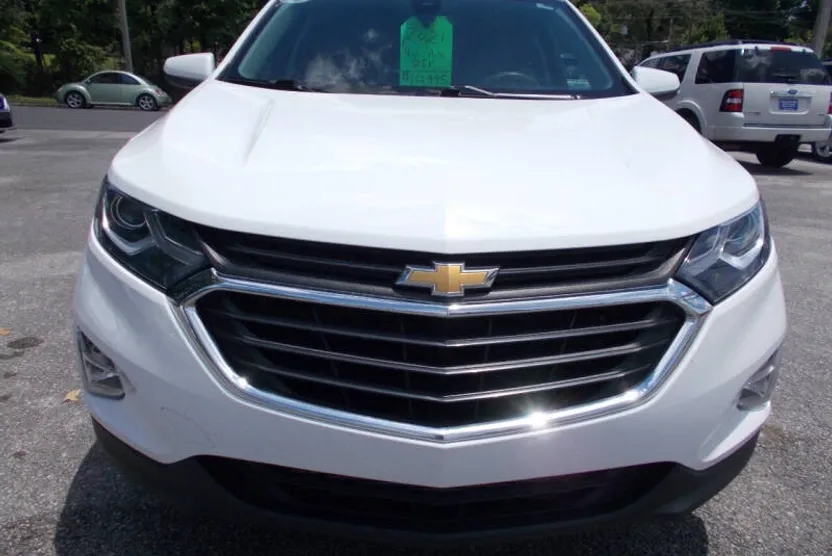 2021 Chevrolet Equinox LT photo 1
