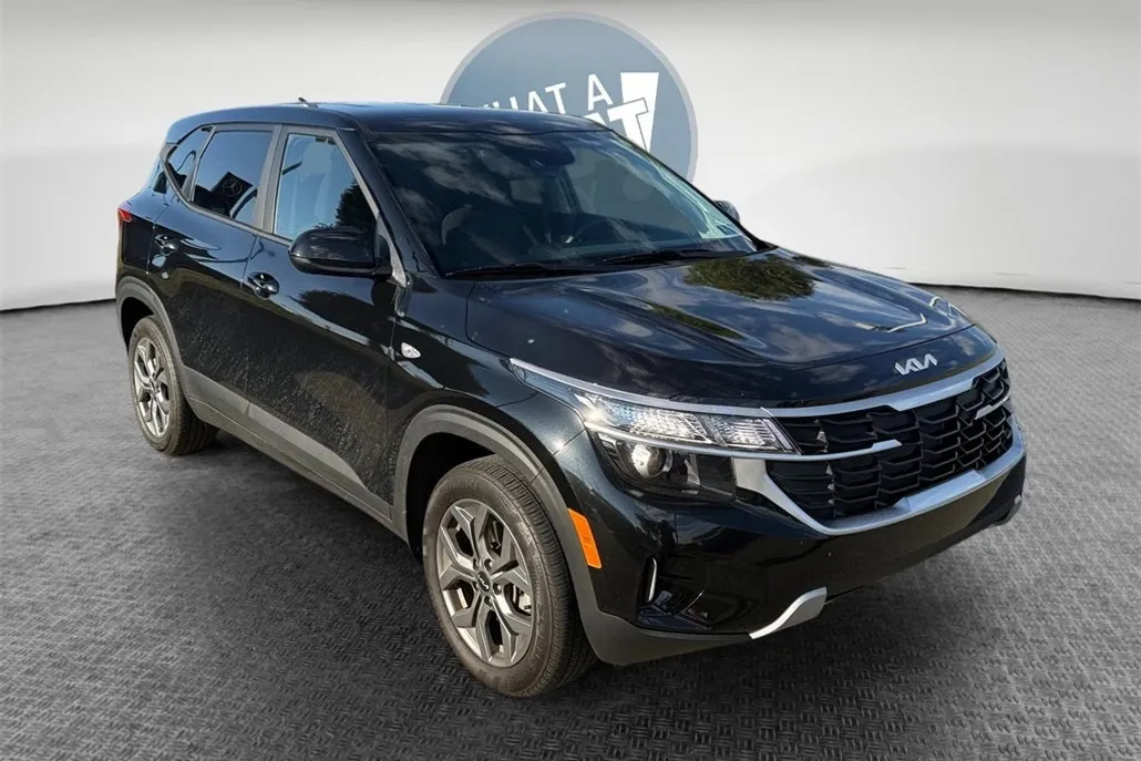 2024 Kia Seltos LX photo 1