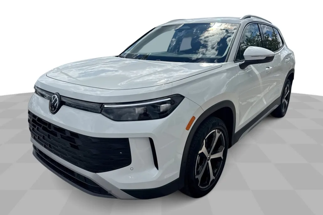 2025 Volkswagen Tiguan SE photo 1