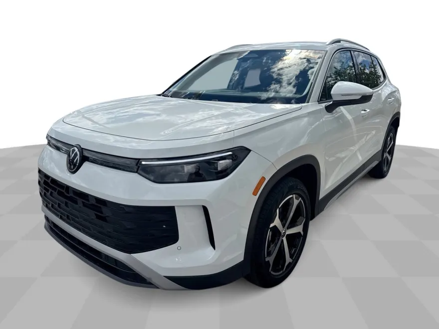 2025 Volkswagen Tiguan SE photo 1