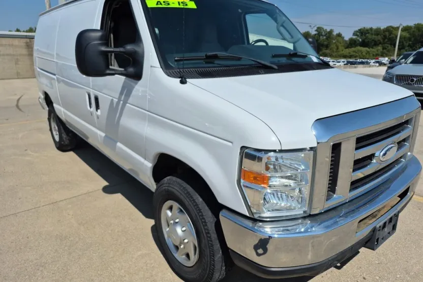 2014 Ford E-350 photo 1
