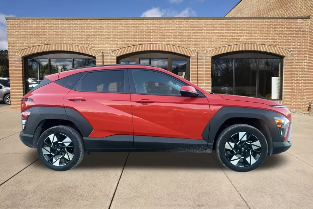 2024 Hyundai Kona SEL photo 1