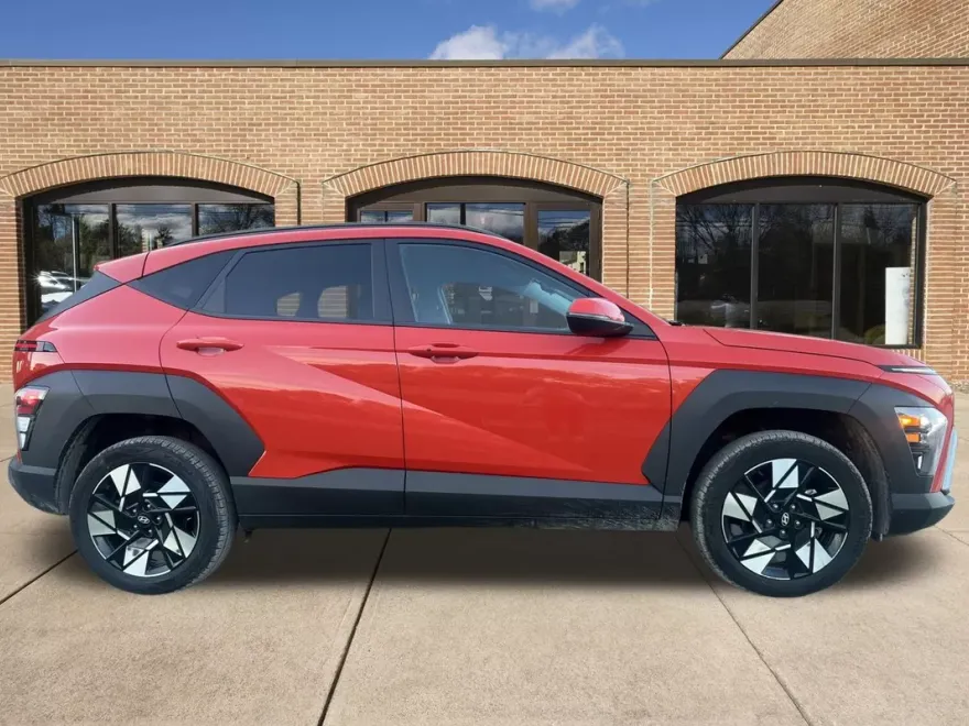 2024 Hyundai Kona SEL photo 1