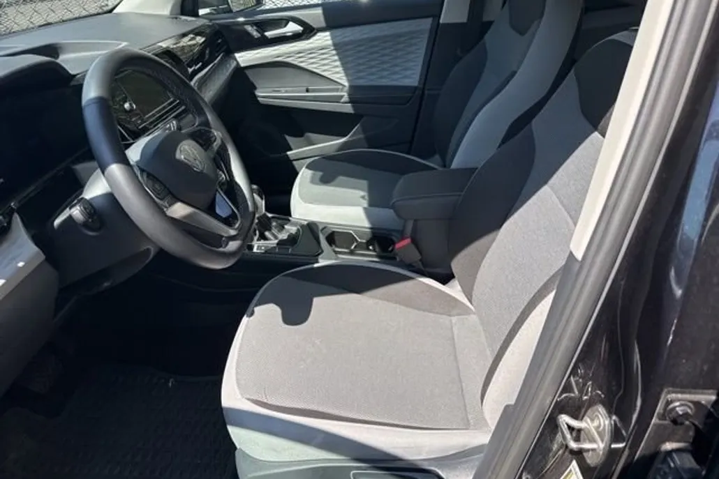 2024 Volkswagen Taos S photo 1