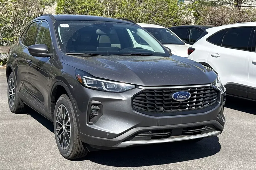 2024 Ford Escape Plug-In Hybrid photo 1