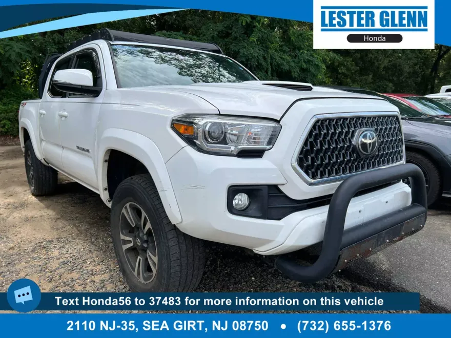 2018 Toyota Tacoma TRD Sport photo 1