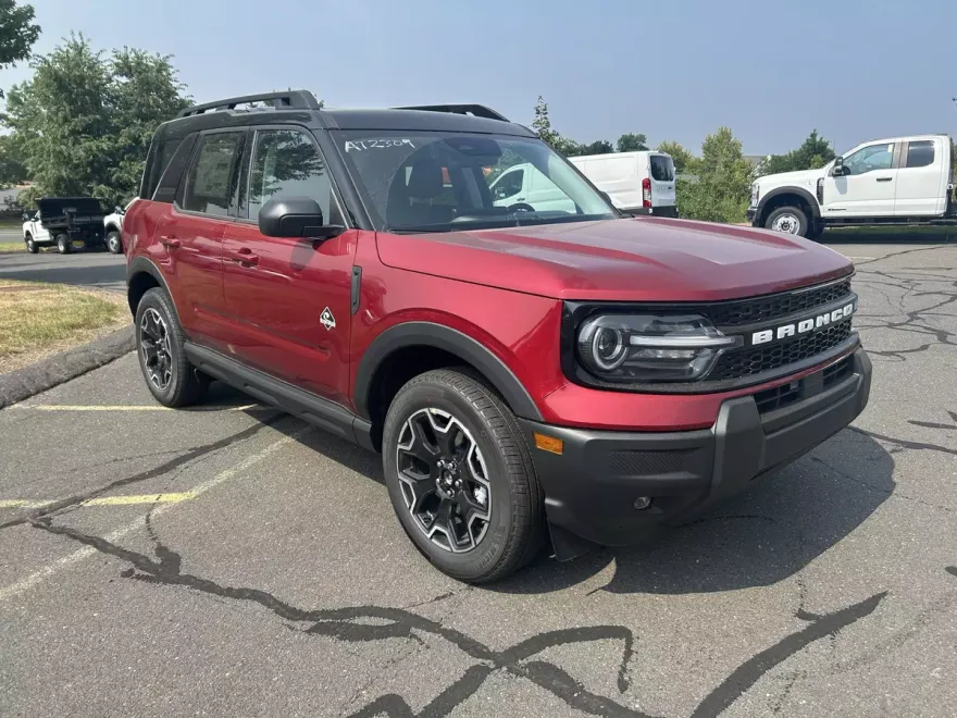 2025 Ford Bronco Sport Outer Banks photo 1