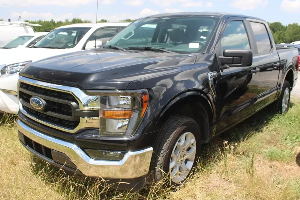 2023 Ford F-150 XLT photo 1